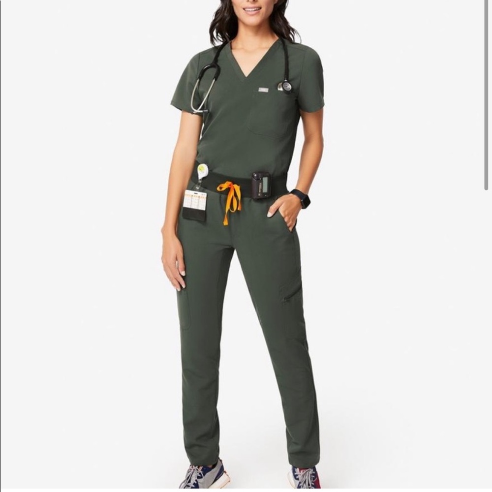 FIGS limited edition green SOLD OUT Kade Cargo scrub pants size Small P